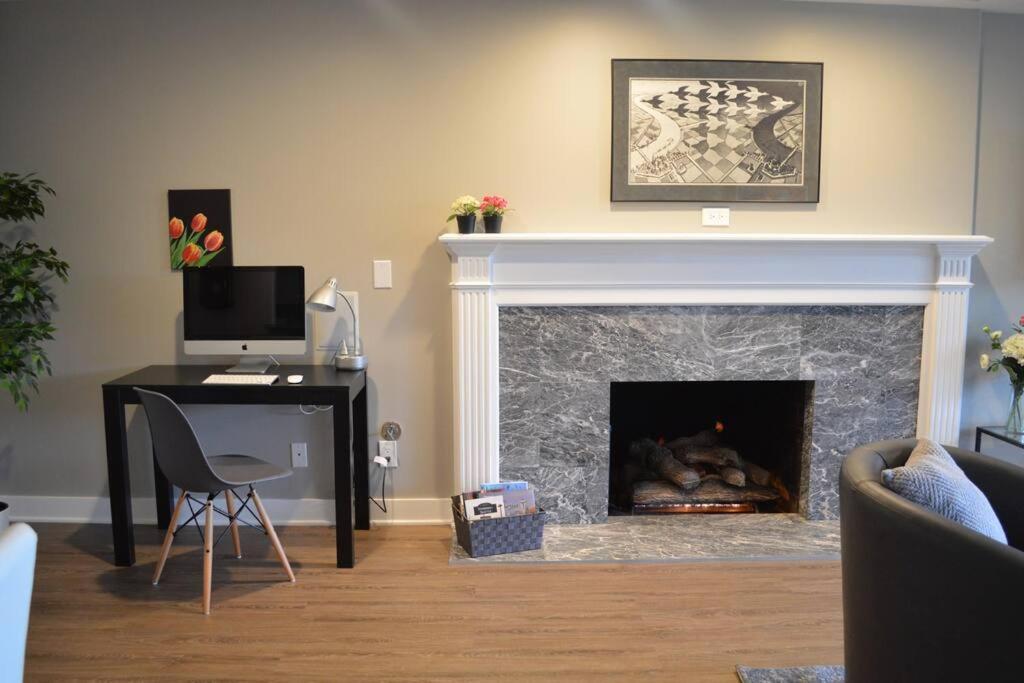 1-Bedroom Seaview Guesthouse On Seattle Luxury Estate With Views Of Olympic Mountains Bagian luar foto