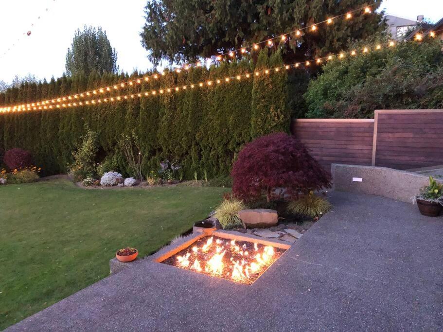 1-Bedroom Seaview Guesthouse On Seattle Luxury Estate With Views Of Olympic Mountains Bagian luar foto